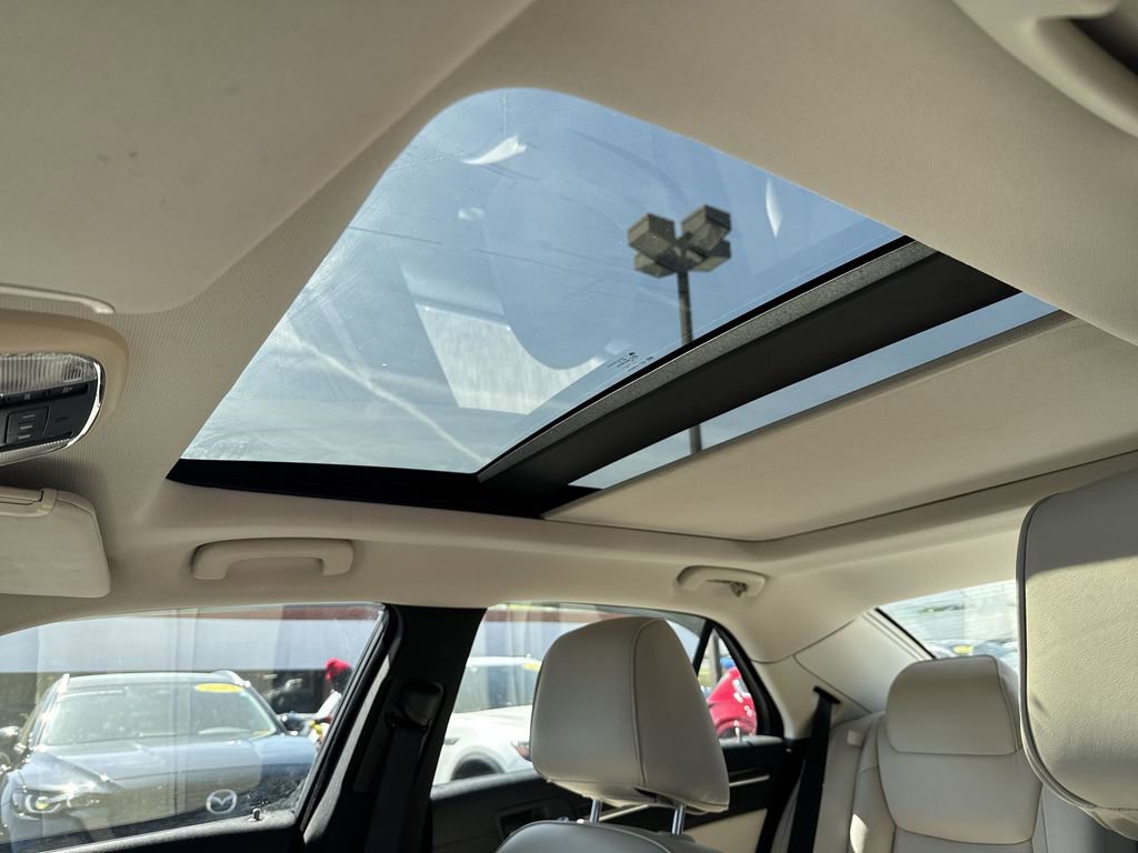 Used 2015 Chrysler 300 C image 21