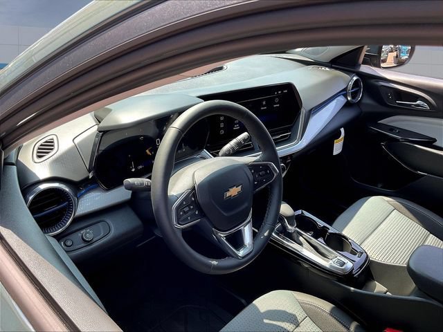 New 2026 Chevrolet Trax LT w/ Driver Confidence Package FWD image 7