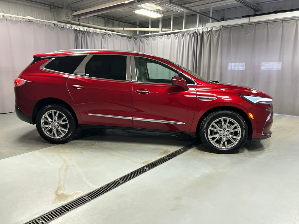 Used 2024 Buick Enclave Essence w/ Experience Buick Package image 8