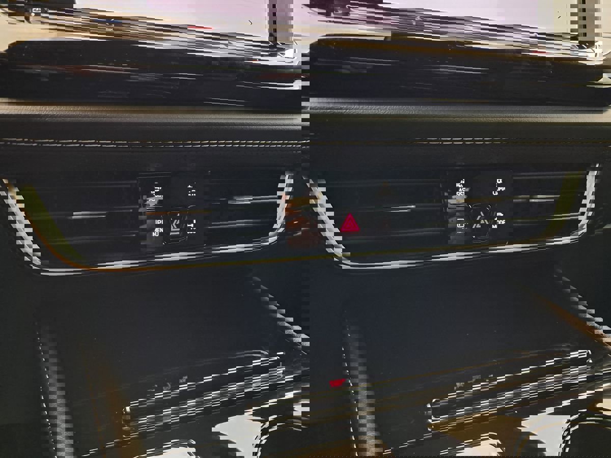 Used 2025 Volkswagen Atlas Cross Sport SE image 41