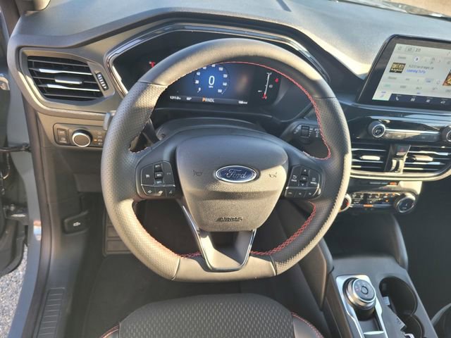 Used 2025 Ford Escape ST-Line w/ Equipment Group 301A image 30