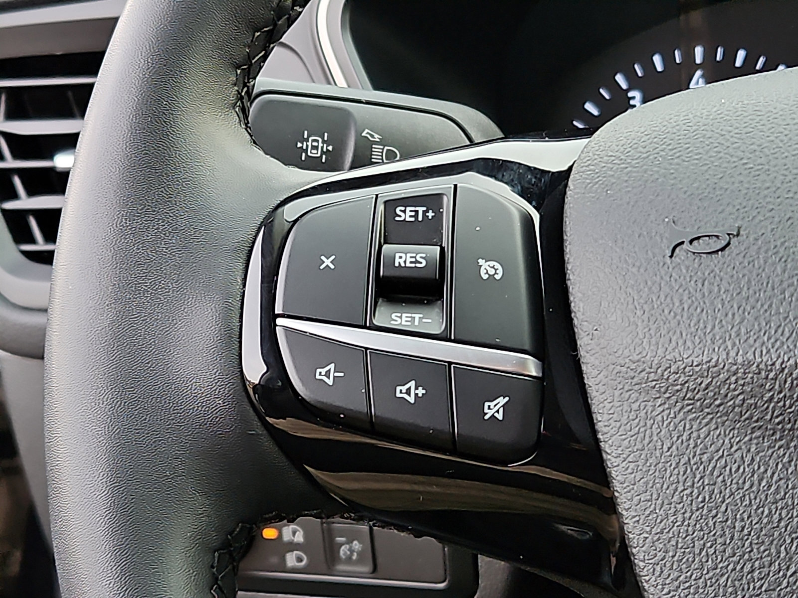 Used 2022 Ford Escape SE w/ Convenience Package image 19