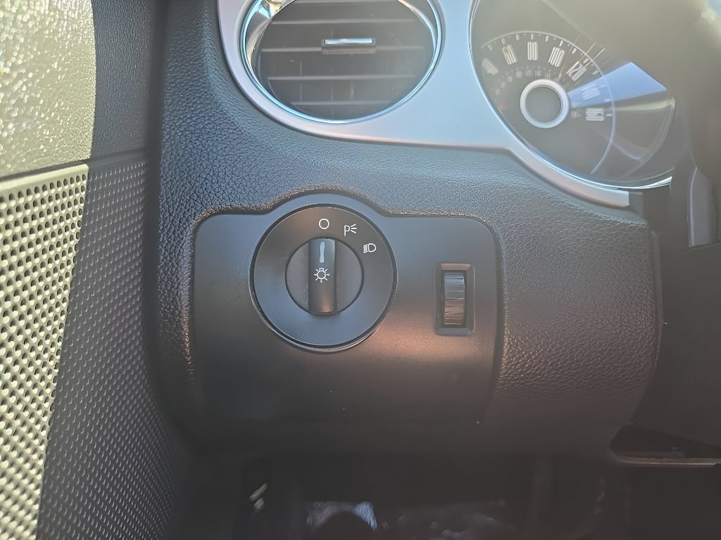 Used 2014 Ford Mustang Premium RWD image 15