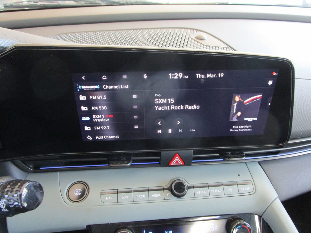 Used 2025 Hyundai Elantra Limited image 34