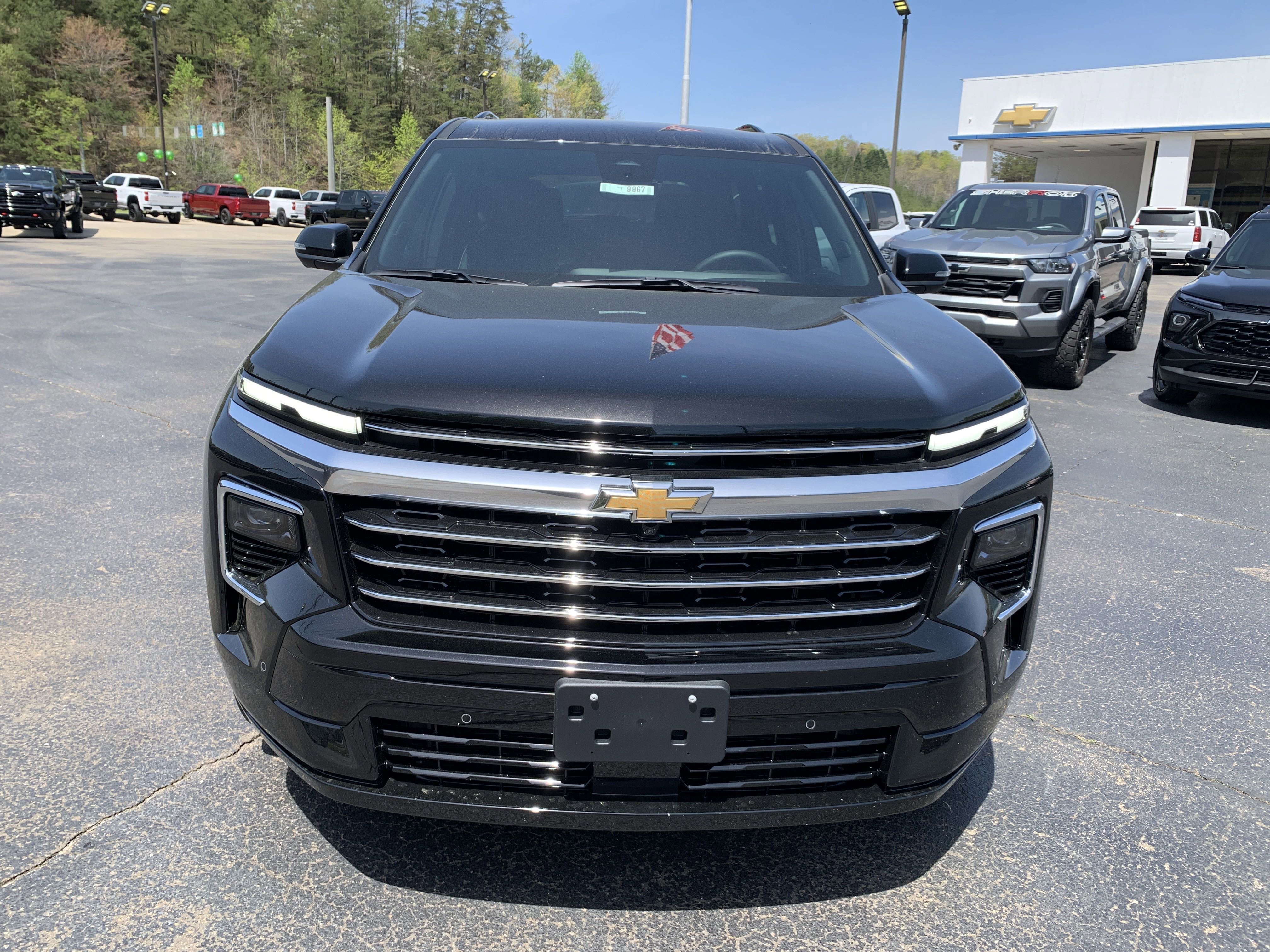 New 2025 Chevrolet Traverse High Country w/ LPO, Floor Liner Package image 5