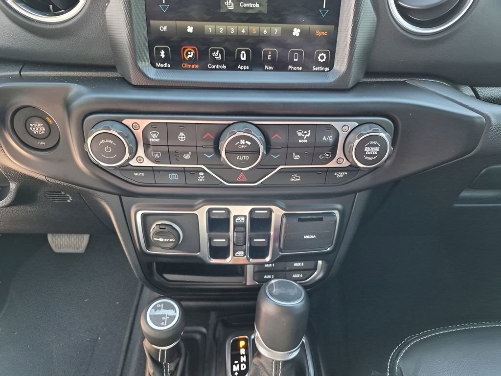 Used 2022 Jeep Wrangler Unlimited Sahara w/ Cold Weather Group image 38