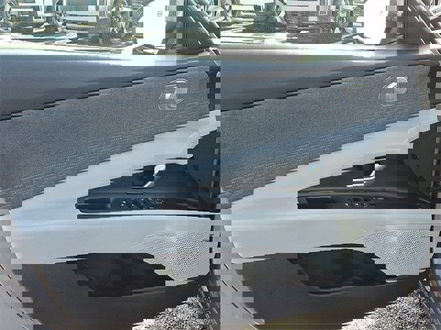 Certified 2022 Hyundai Elantra Limited w/ Cargo Package image 12