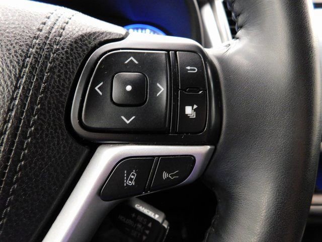 Used 2018 Toyota Highlander Limited image 42