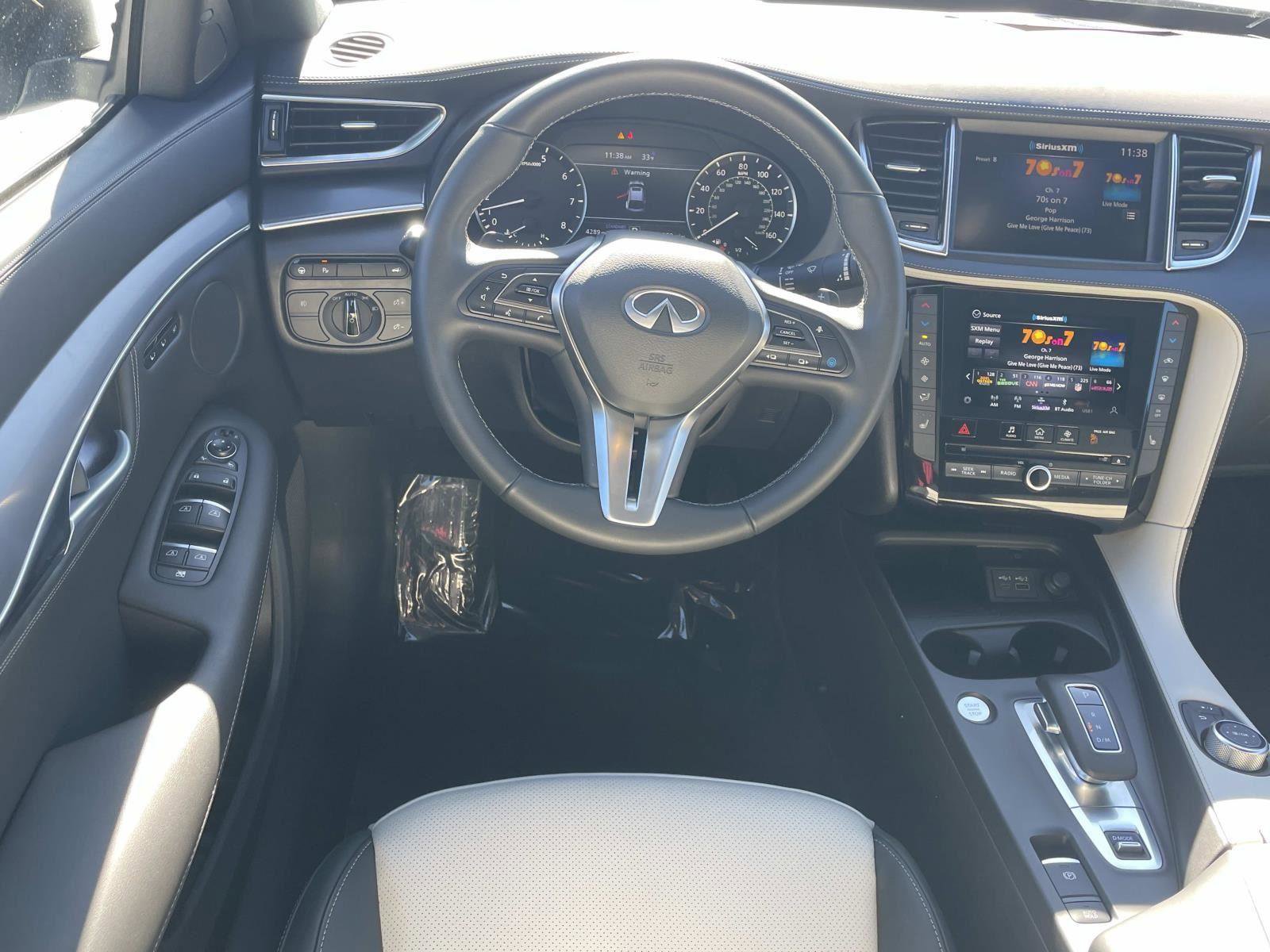 Certified 2025 INFINITI QX55 Luxe w/ Cargo Package image 11