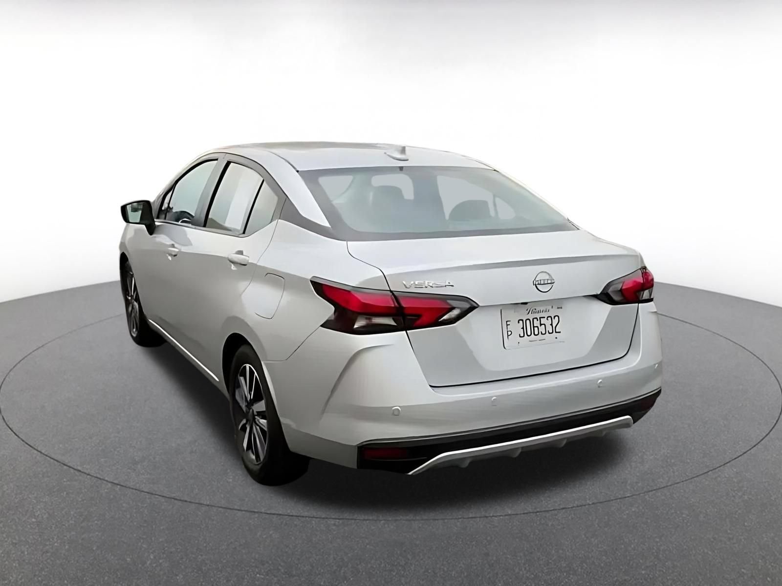 Used 2025 Nissan Versa SV FWD image 8