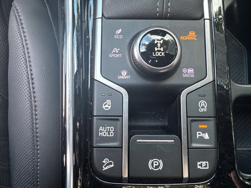 Used 2025 Kia Sorento SX Prestige AWD/4WD image 17