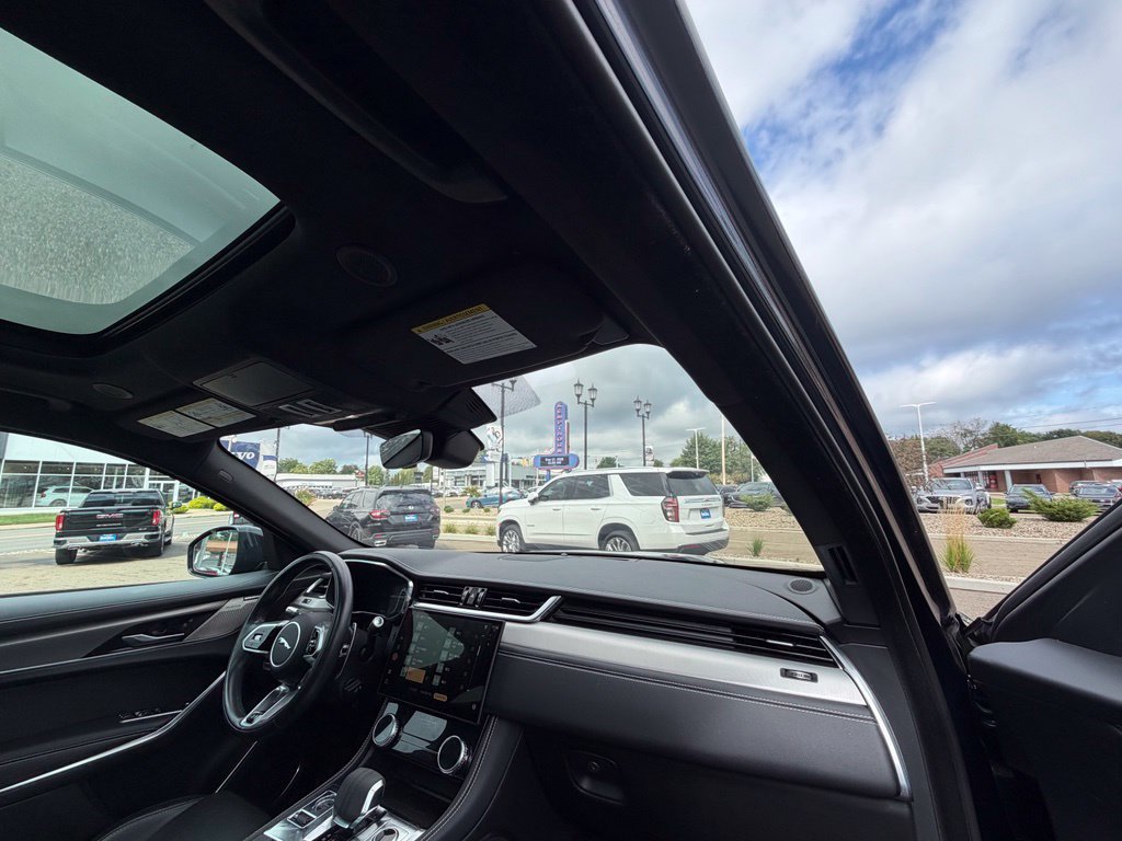 Used 2021 Jaguar F-PACE R-Dynamic S AWD/4WD image 9