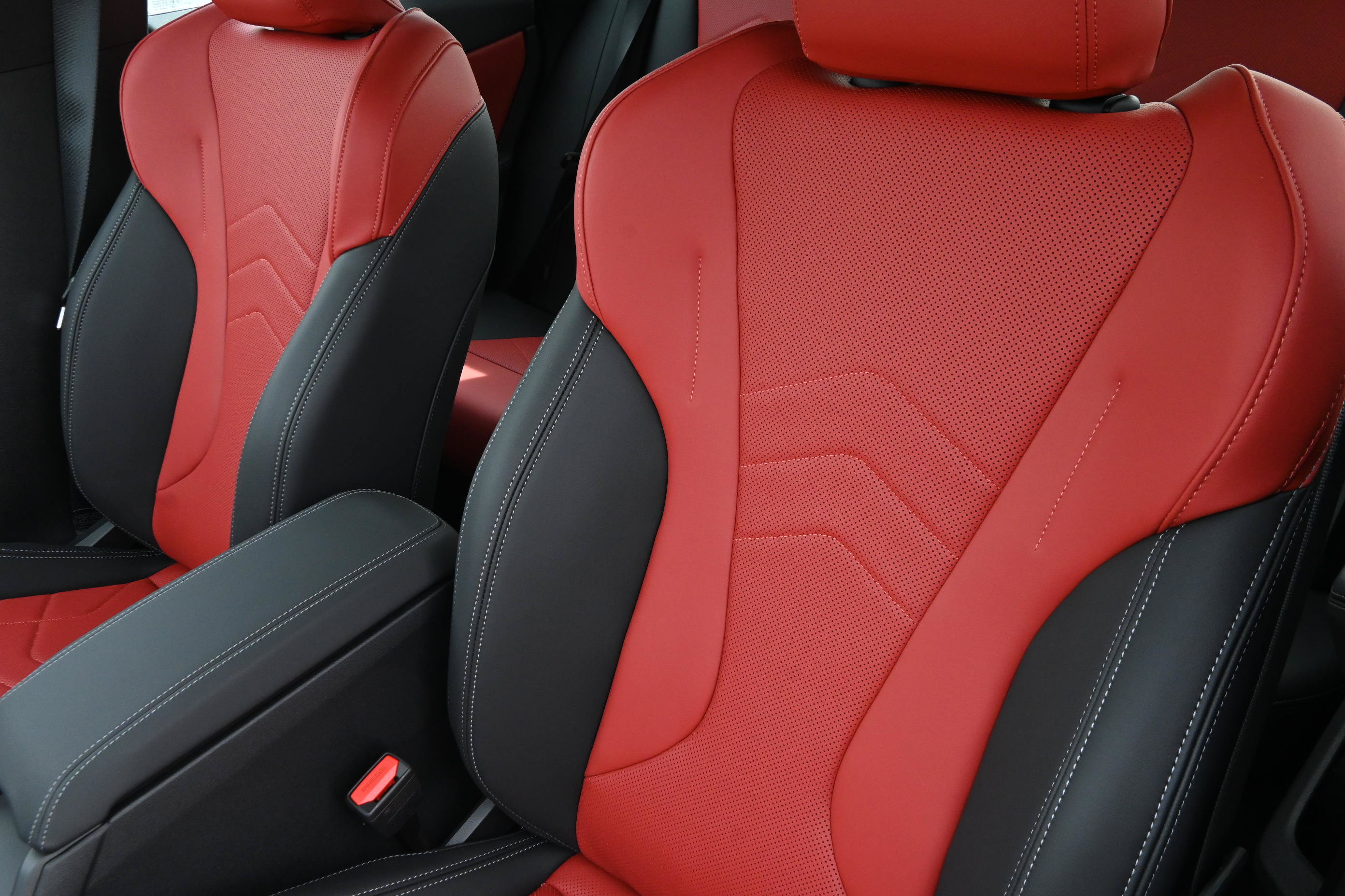 Used 2026 BMW 228i w/ Premium Package FWD image 8