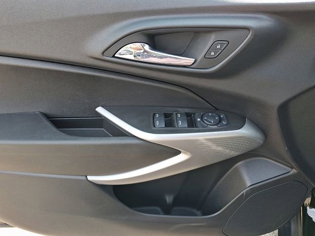 Used 2024 Chevrolet Trax RS w/ Driver Confidence Package FWD image 13