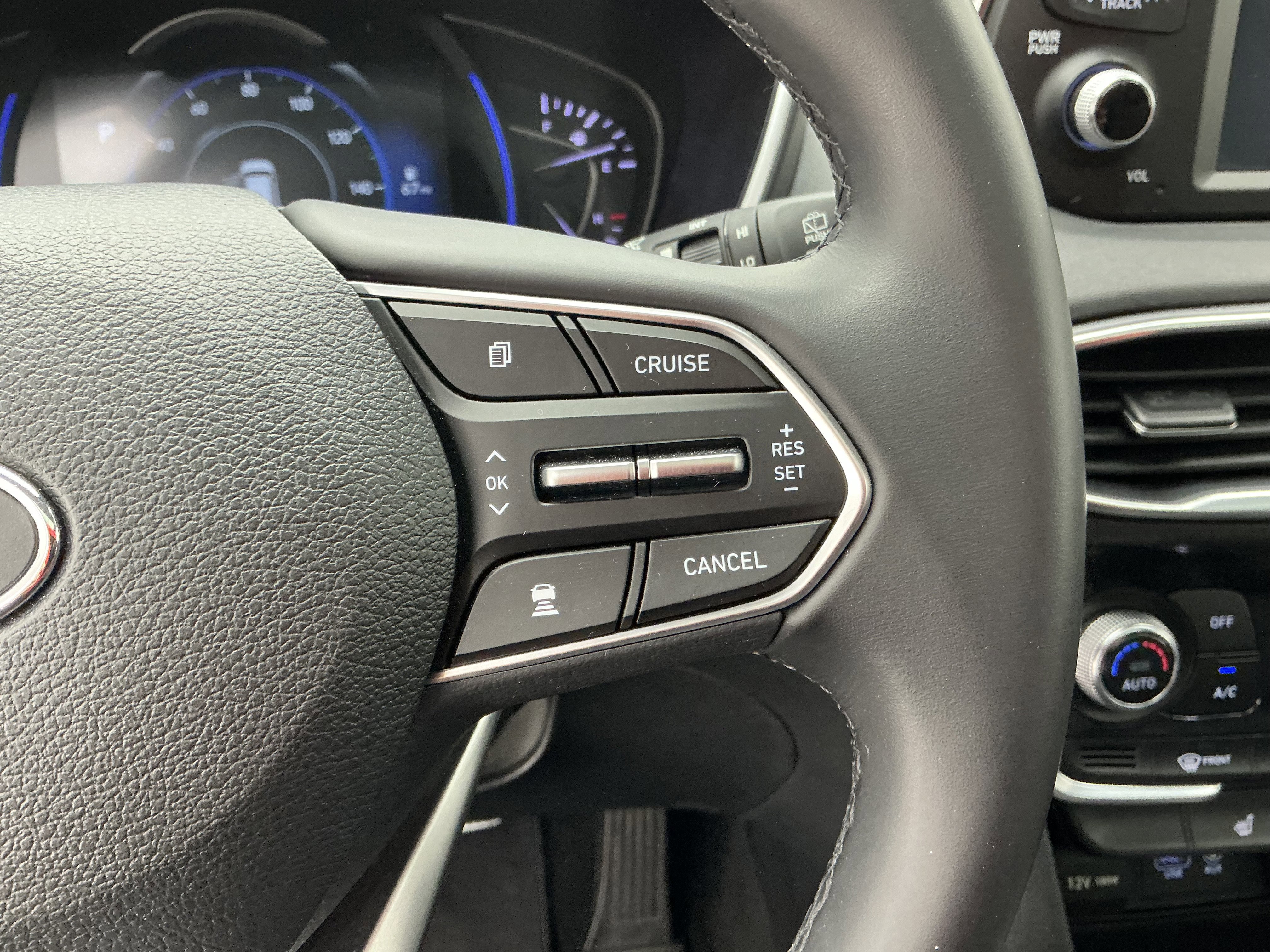 Used 2019 Hyundai Santa Fe Limited image 10