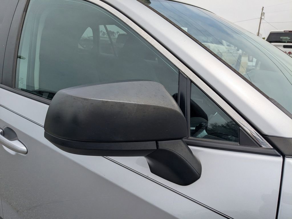 Used 2022 Toyota RAV4 LE AWD/4WD image 11