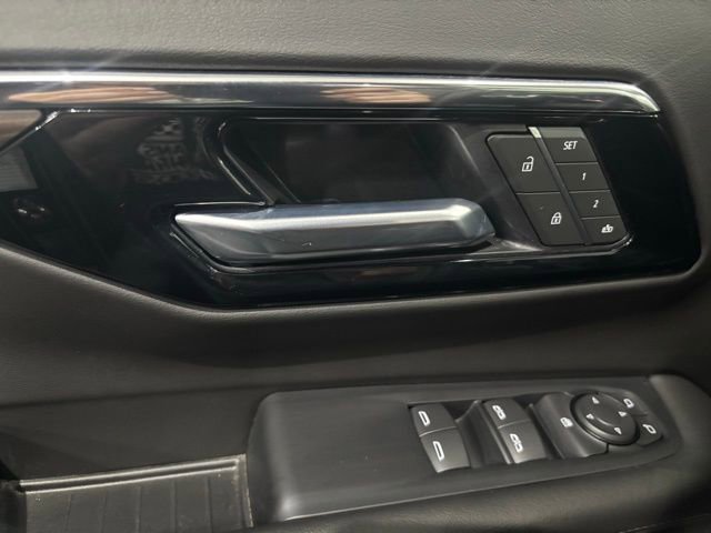 Used 2025 Chevrolet Tahoe LT image 31