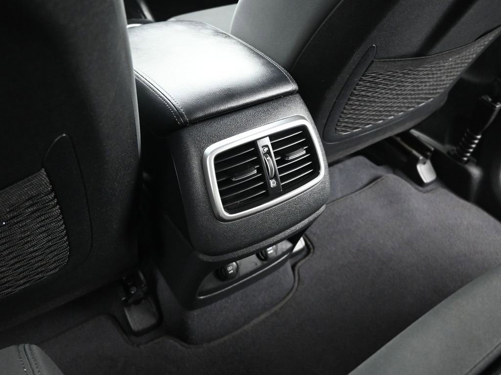 Used 2020 Kia Sorento LX image 19