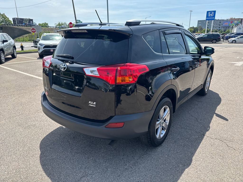 Used 2015 Toyota RAV4 XLE AWD/4WD image 8