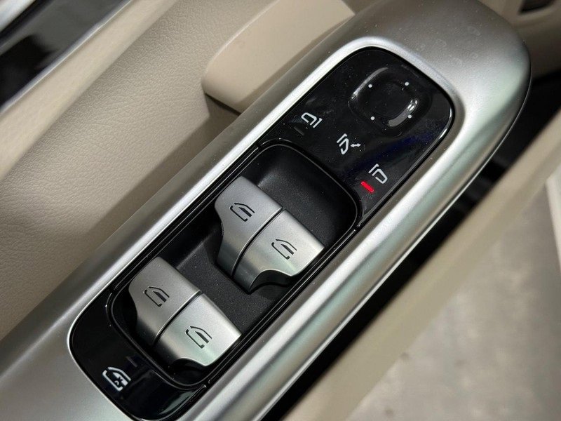 New 2026 Mercedes-Benz C 300 4MATIC Sedan image 16