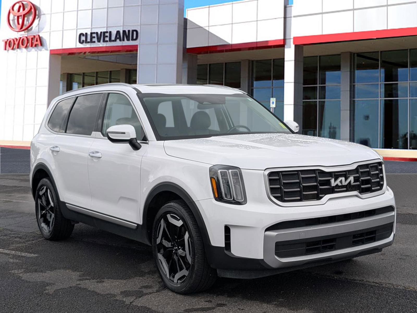 Used 2023 Kia Telluride S w/ S Sunroof Package AWD/4WD image 2