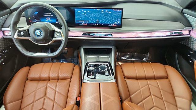 Used 2023 BMW i7 xDrive60 image 20
