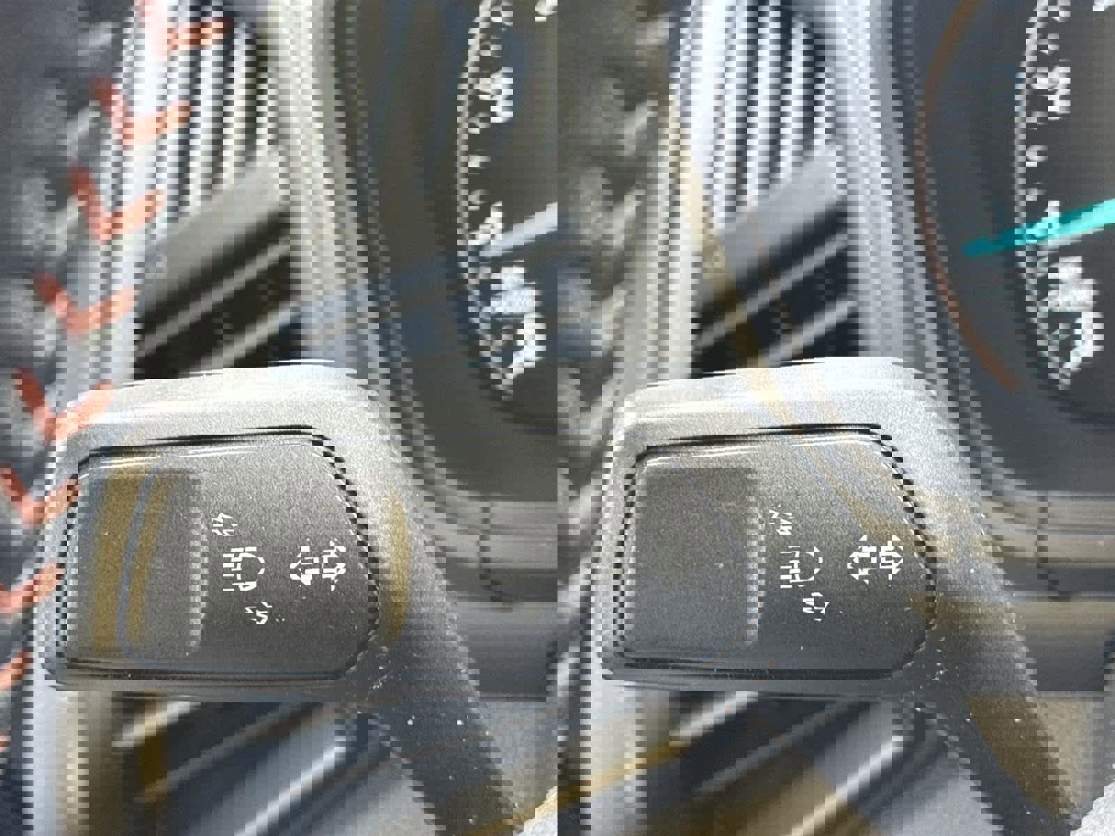 Used 2022 Ford EcoSport SE w/ SE Convenience Package image 27