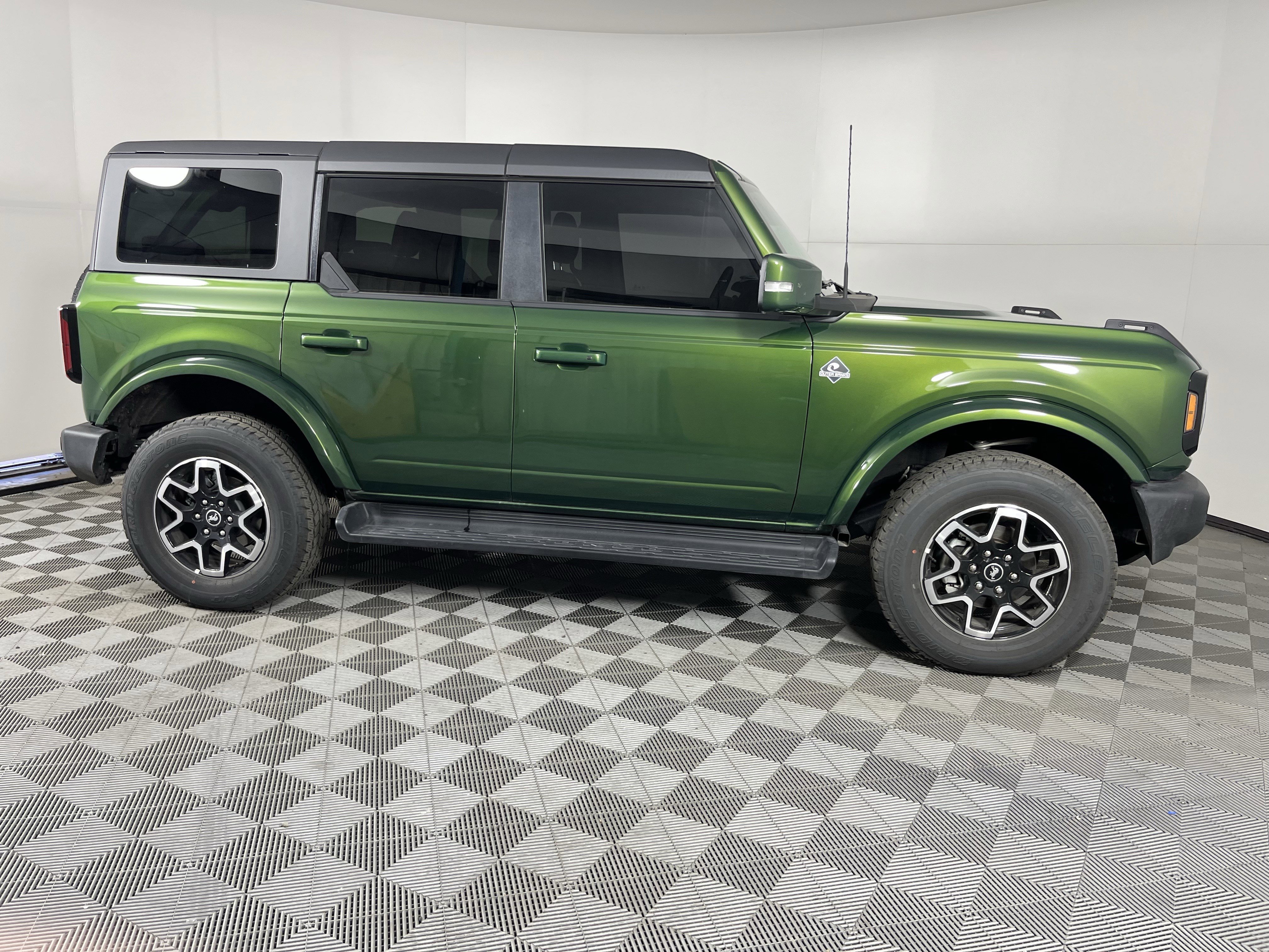 Used 2025 Ford Bronco Outer Banks AWD/4WD image 25