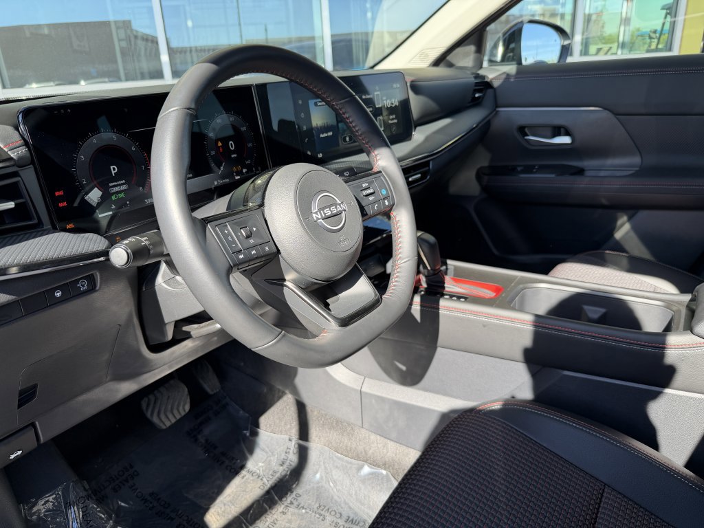 Used 2025 Nissan Kicks SR FWD image 31