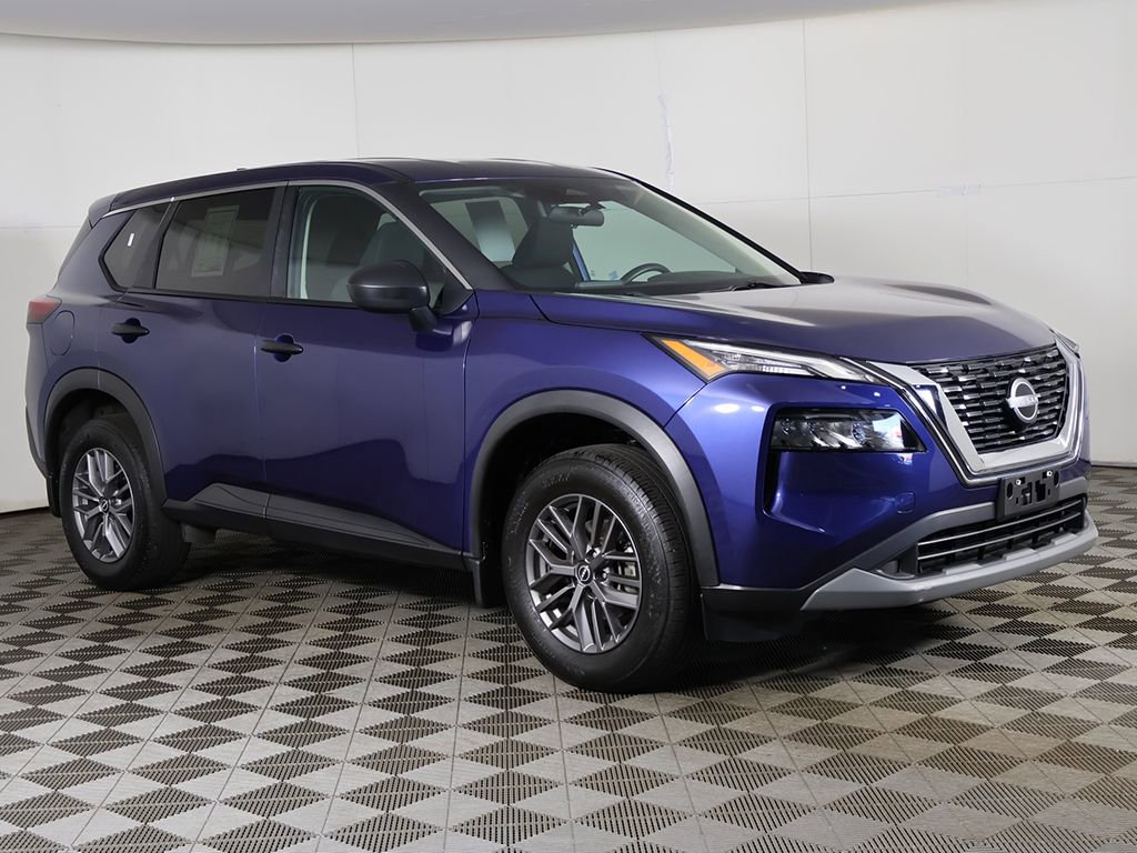 Used 2023 Nissan Rogue S AWD/4WD image 2