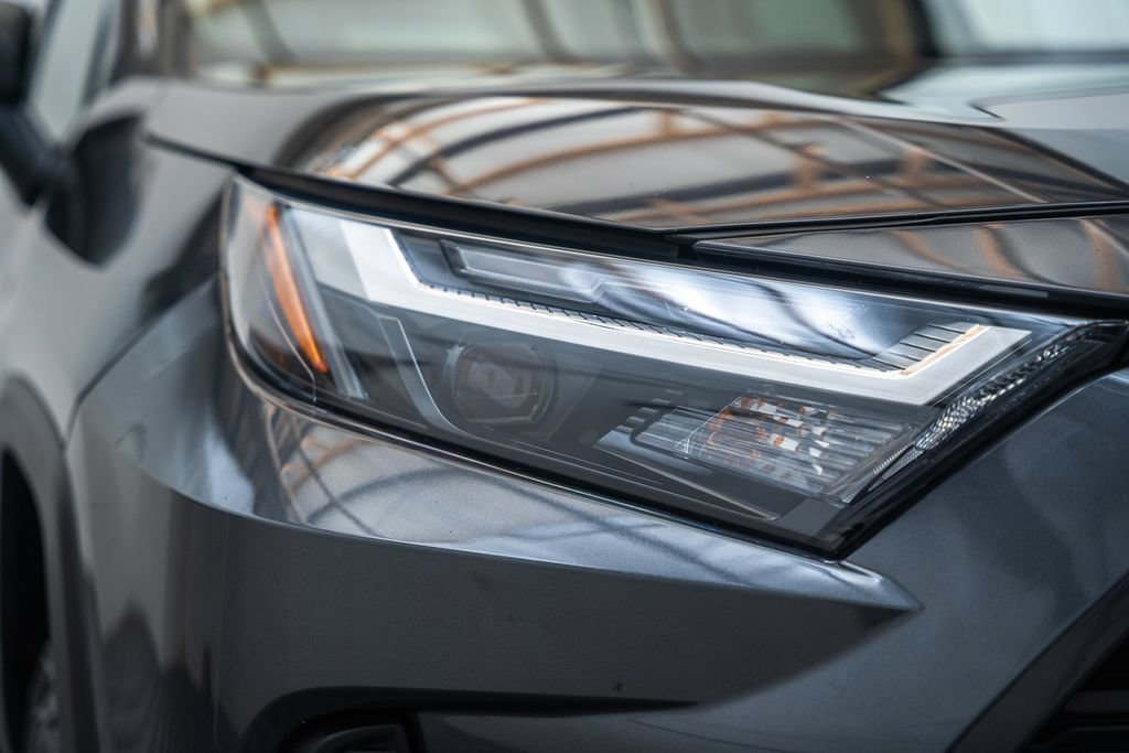 Certified 2025 Toyota RAV4 LE AWD/4WD image 13