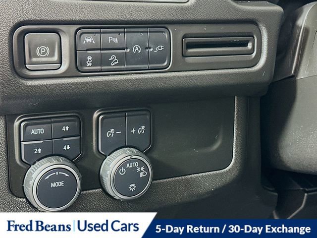 Used 2022 Chevrolet Suburban Z71 image 12