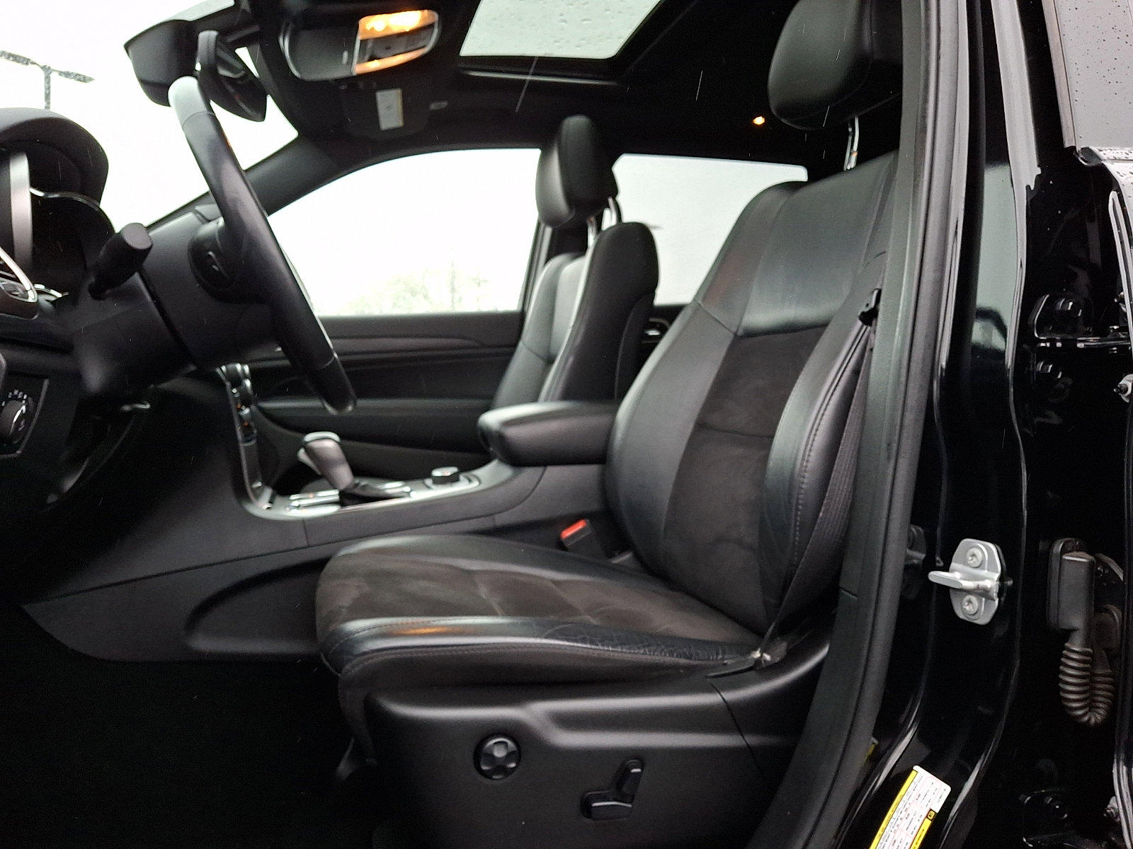 Used 2020 Jeep Grand Cherokee Altitude image 14