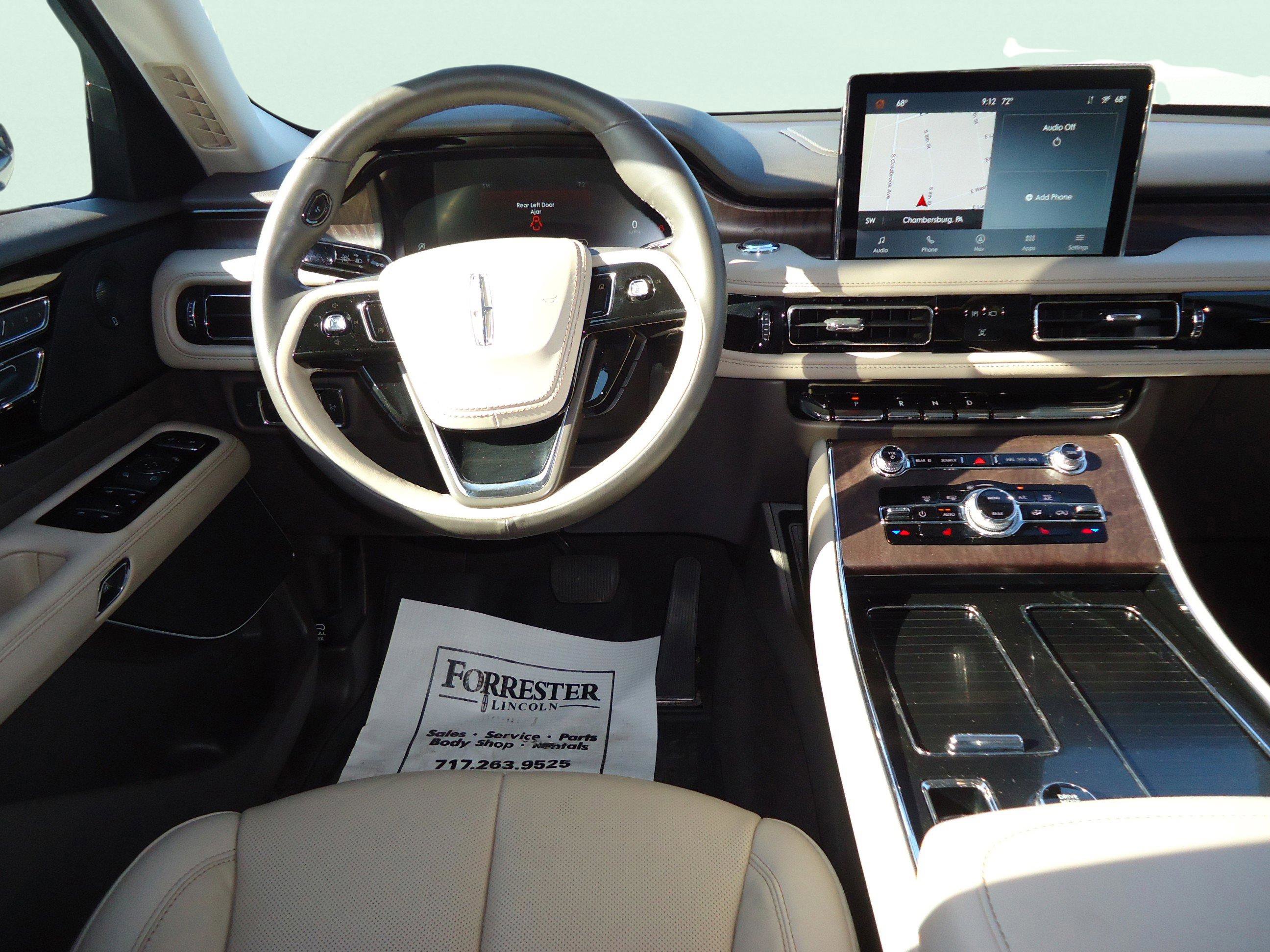 Used 2023 Lincoln Aviator Reserve w/ Class IV Trailer Tow Package image 11