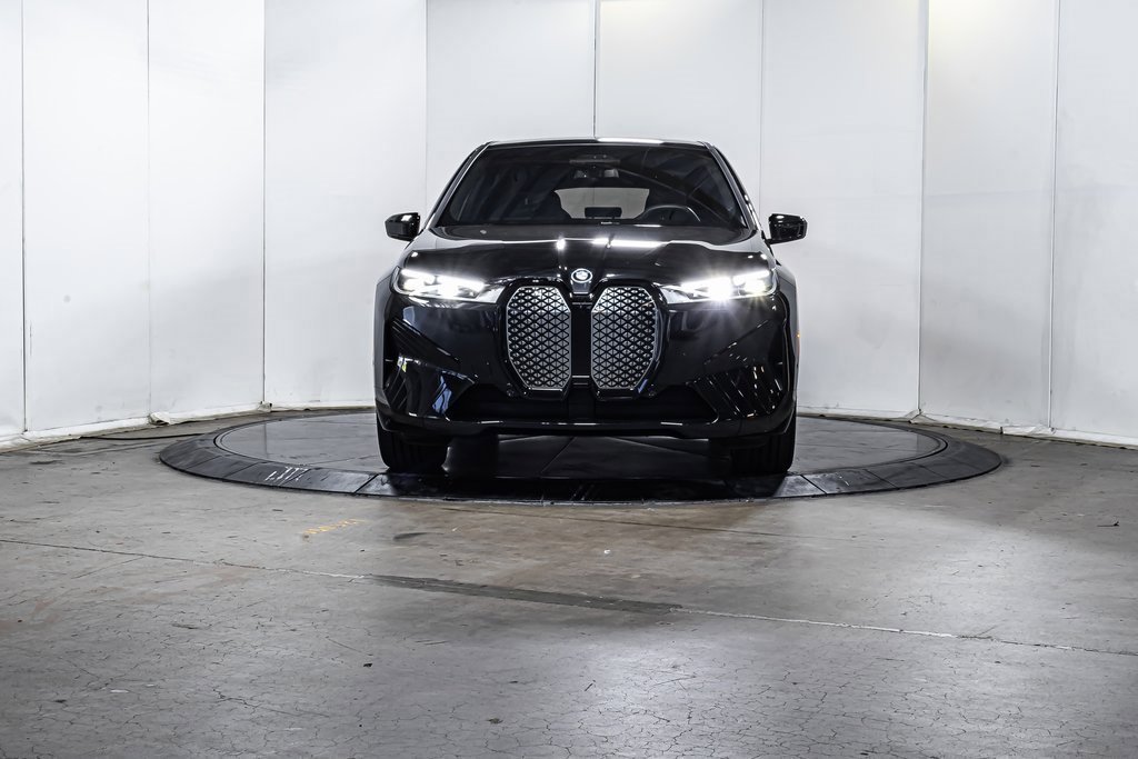 Used 2025 BMW iX xDrive50 image 10