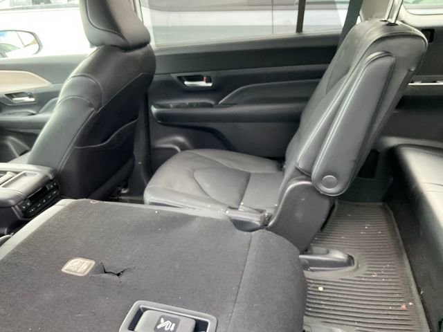 Used 2024 Toyota Grand Highlander Platinum image 8