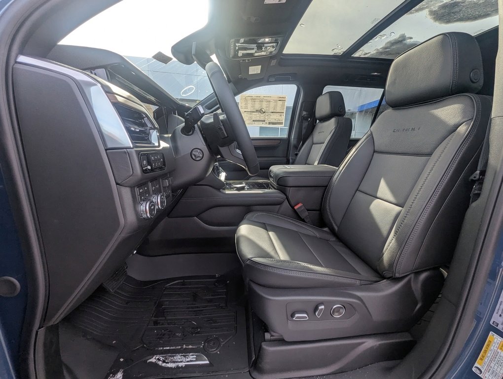 New 2026 GMC Yukon Denali w/ Sun & Power Step Package image 13