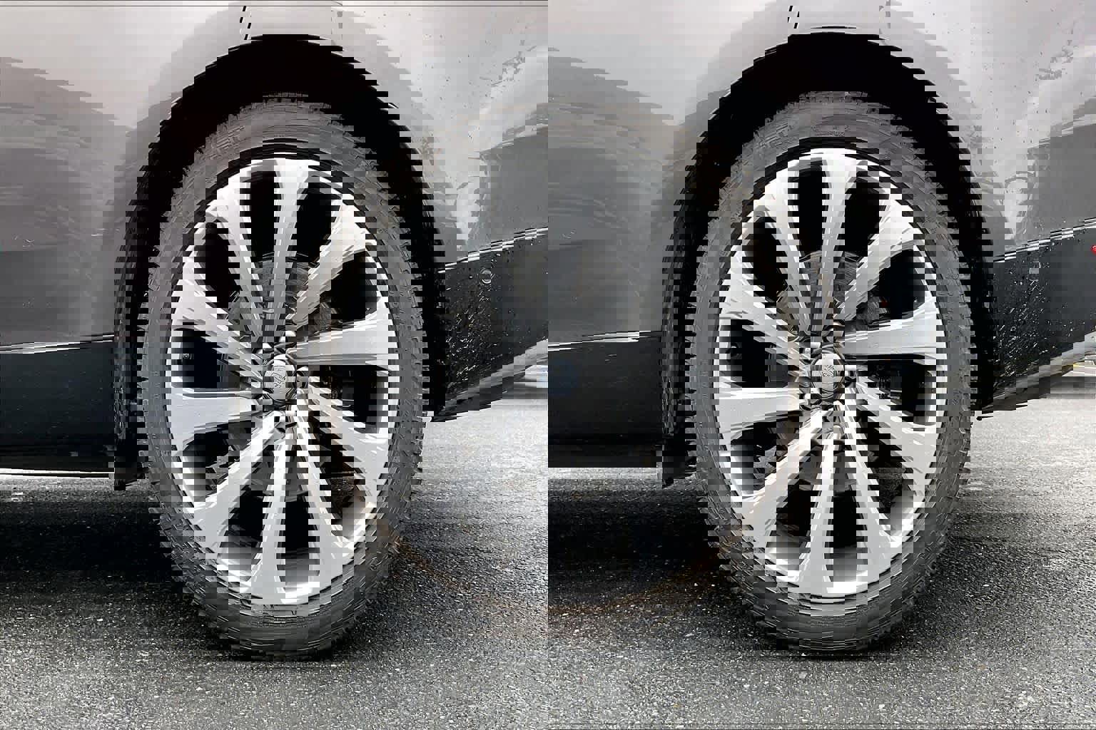 Used 2023 Land Rover Range Rover Autobiography image 11