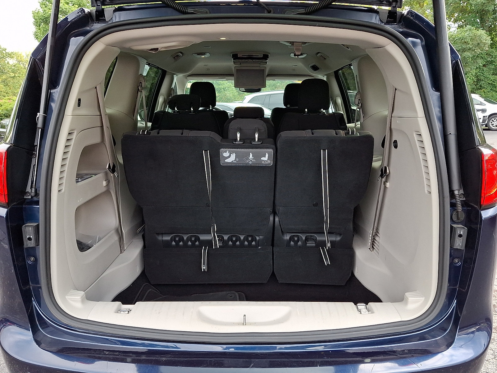 Certified 2020 Chrysler Pacifica Touring FWD image 28