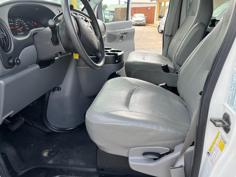 Used 2008 Ford E-350 and Econoline 350 Extended Wagon Super Duty RWD image 4