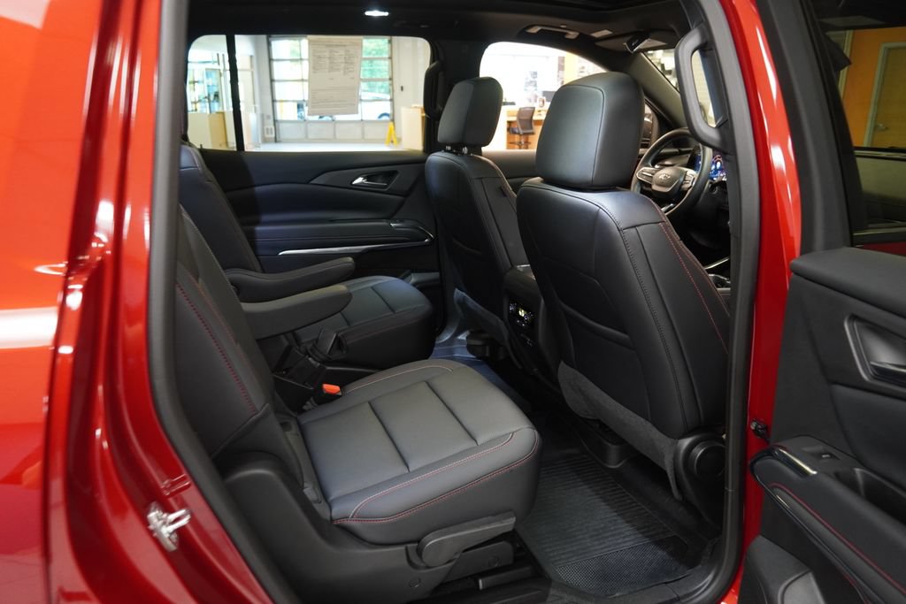 Certified 2025 Chevrolet Traverse Z71 w/ Driver Confidence Package AWD/4WD image 23