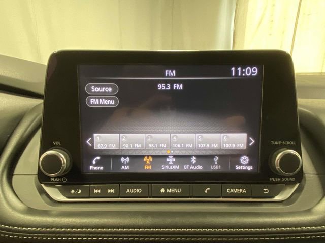 Used 2024 Nissan Rogue SV image 14