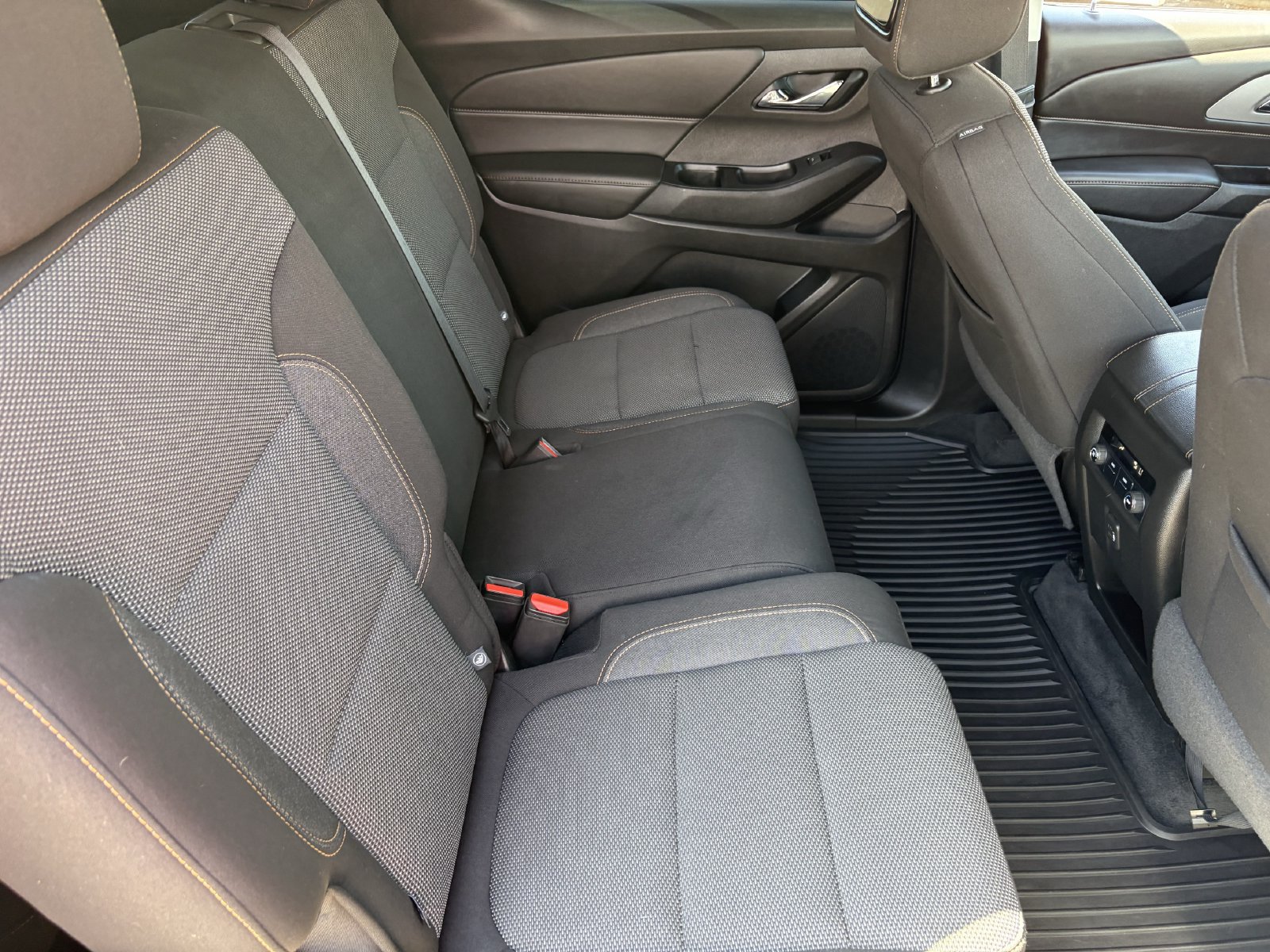Used 2019 Chevrolet Traverse LS FWD image 16