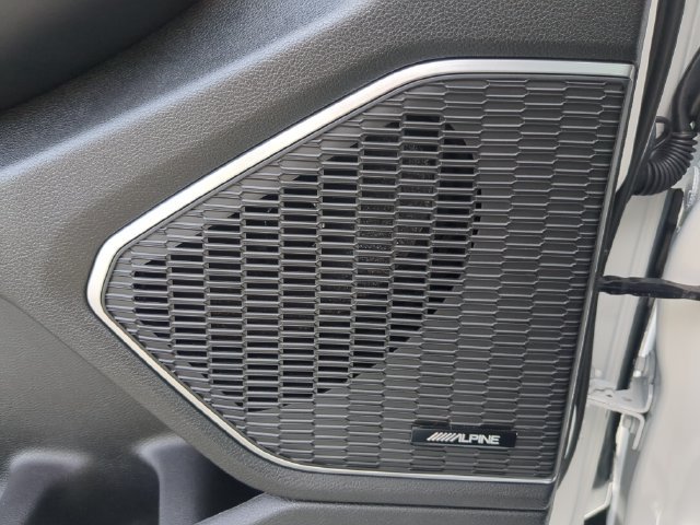 Used 2025 Jeep Grand Cherokee Limited RWD image 22