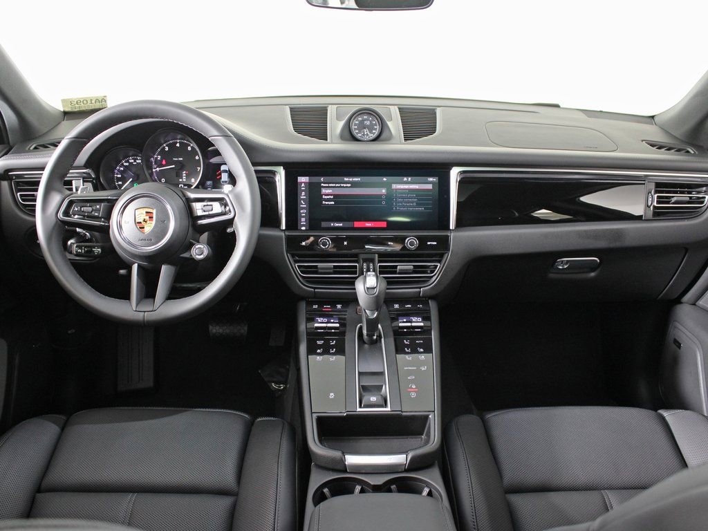 Certified 2026 Porsche Macan AWD/4WD image 19
