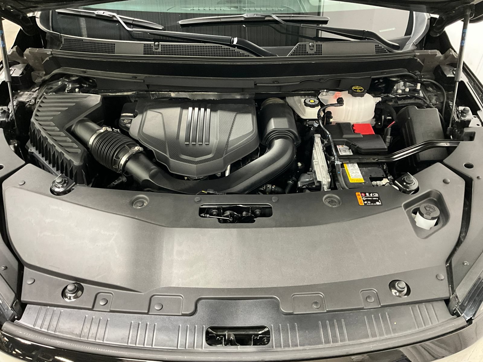 Used 2025 Buick Enclave Avenir AWD/4WD image 12