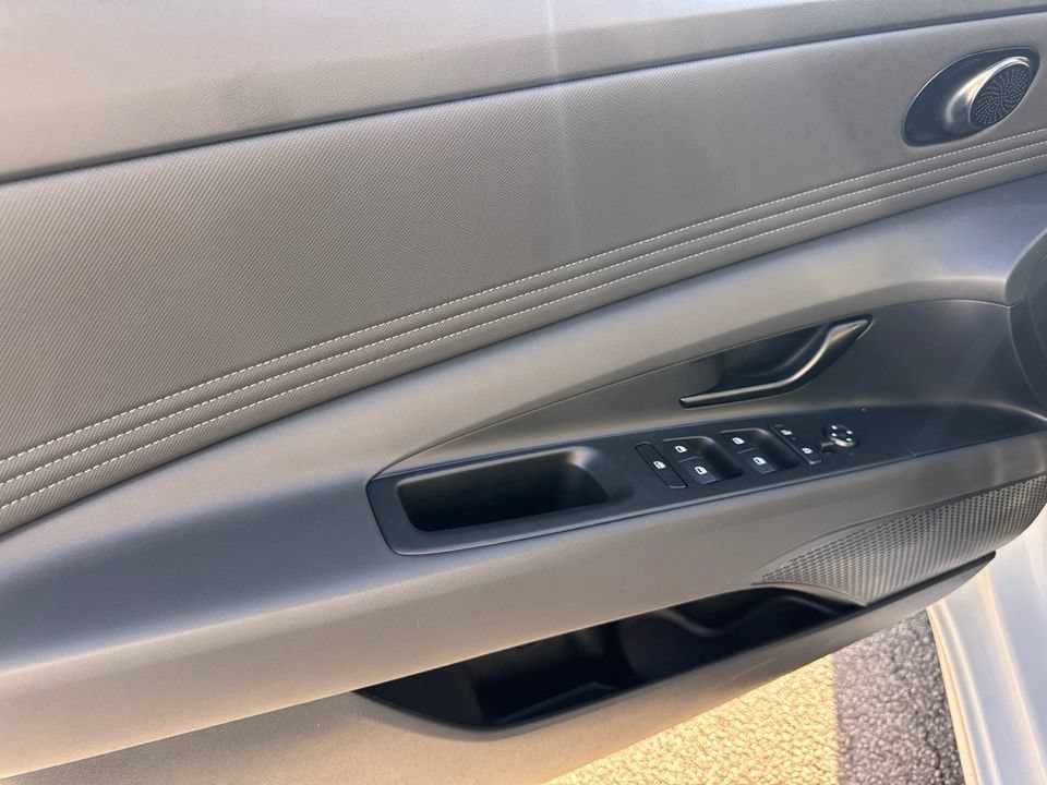 New 2026 Hyundai Elantra SEL Sport FWD image 11