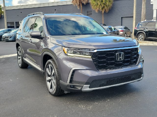 Used 2023 Honda Pilot Touring image 3