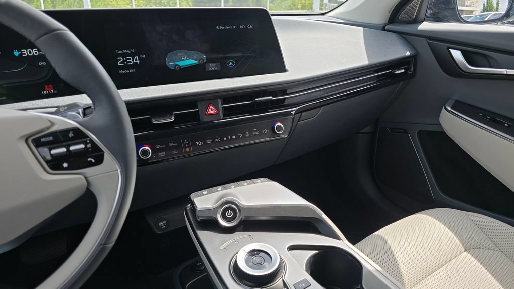 Certified 2024 Kia EV6 Wind AWD/4WD image 36