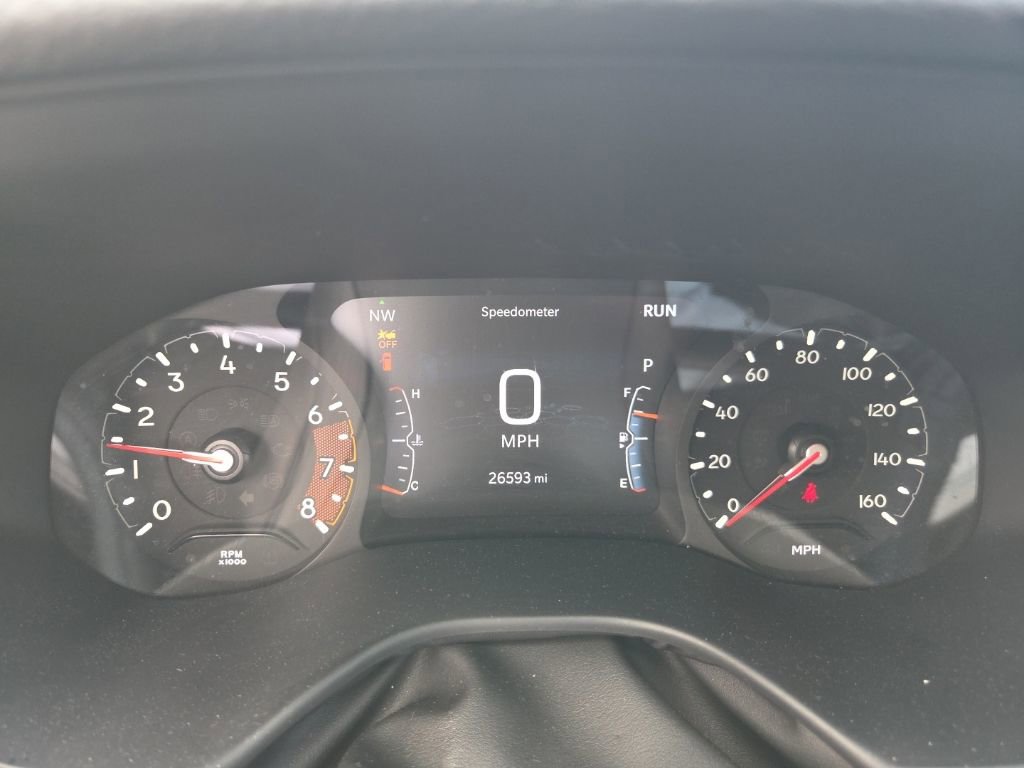 Used 2025 Jeep Compass Latitude w/ Sun & Sound Group image 2